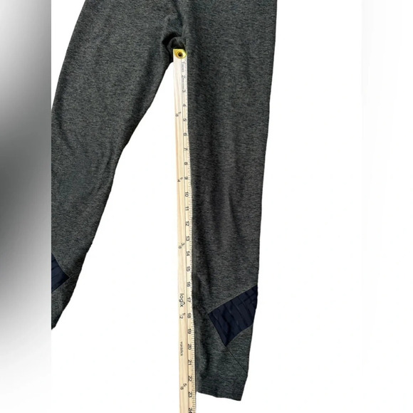 Beyond Yoga | Spacedye 7/8 High Waist Heathered Green Mesh Ankle, Size Small - Picture 7 of 8